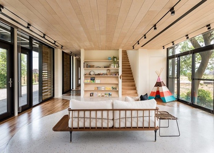 Phong cách nhà hiện đại ốp trần gỗ nhân tạo tối ưu chi phí
