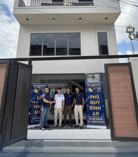 BÀN GIAO NHÀ PHỐ HIỆN ĐẠI CHO ANH VIỆT TẠI HÓC MÔN