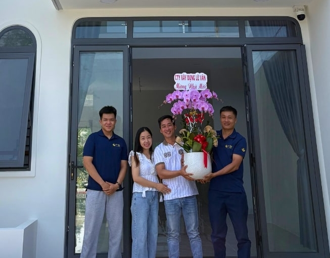 BÀN GIAO NHÀ PHỐ HIỆN ĐẠI CHO ANH SƠN, BÌNH LỢI – BÌNH CHÁNH